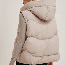 Load image into Gallery viewer, Puffer Hooded Vest