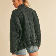 Load image into Gallery viewer, Oversized Quilted Jacket