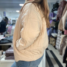 Load image into Gallery viewer, Oversized Quilted Jacket