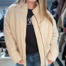 Load image into Gallery viewer, Oversized Quilted Jacket