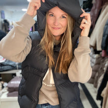 Load image into Gallery viewer, Puffer Hooded Vest