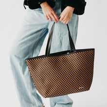 Load image into Gallery viewer, Woven Tiffany Organizer Tote Bag
